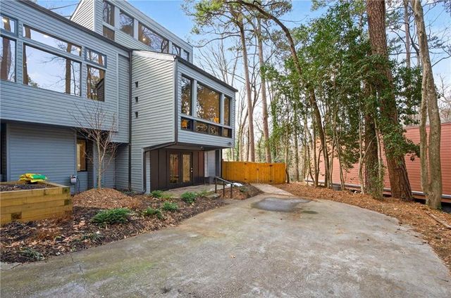 1008 Mcconnell Drive, Decatur, GA 30033