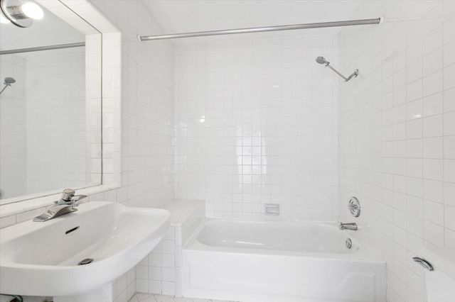 12 Boulevard Green, Bellaire, TX 77401