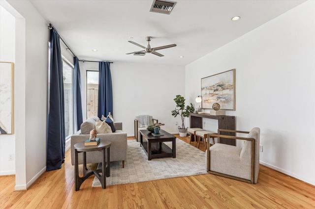 12 Boulevard Green, Bellaire, TX 77401