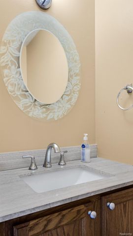 16996 KINGSBROOKE Drive, Clinton Charter Township, MI 48038