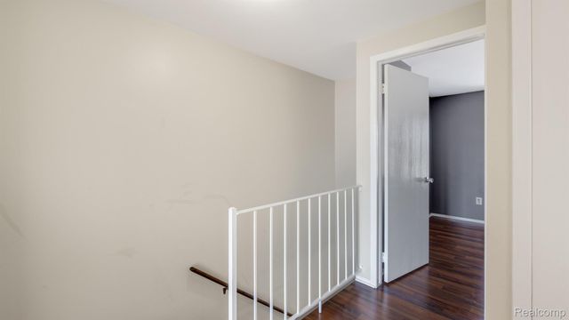 16996 KINGSBROOKE Drive, Clinton Charter Township, MI 48038