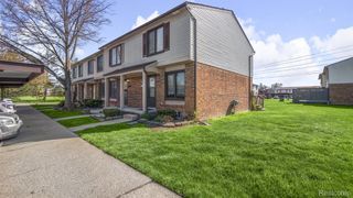 16996 KINGSBROOKE Drive, Clinton Charter Township, MI 48038