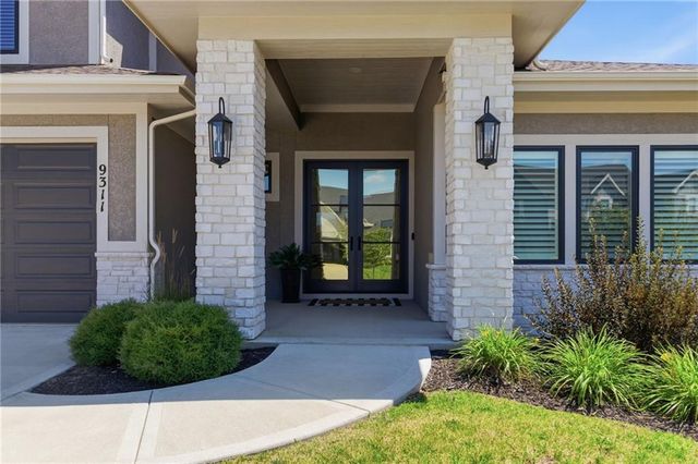 9311 W 168th Terrace, Overland Park, KS 66085