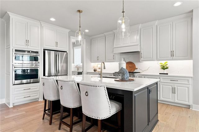 9311 W 168th Terrace, Overland Park, KS 66085