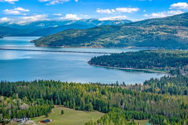 1025 Mountain Ridge DR, Sagle, ID 83860
