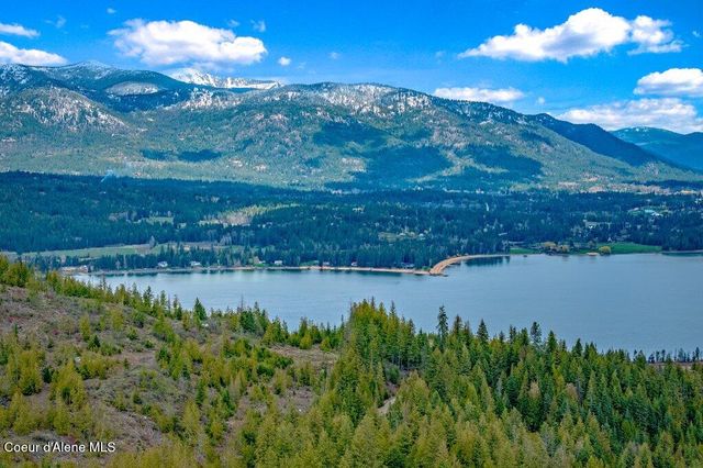1025 Mountain Ridge DR, Sagle, ID 83860