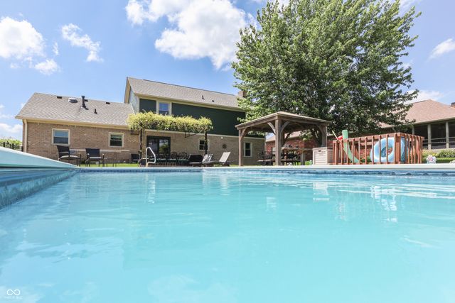 7401 Bunker Hill Crest, Indianapolis, IN 46259