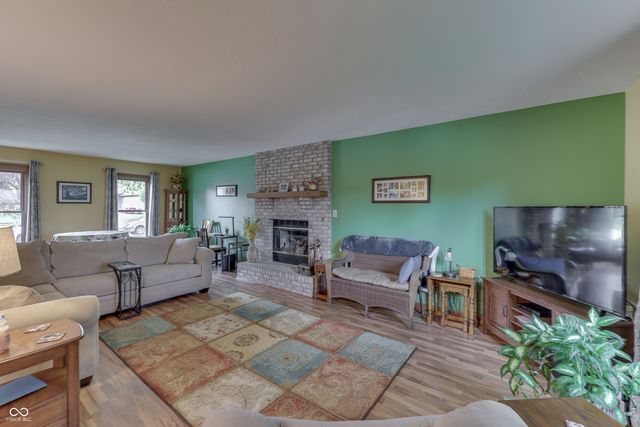 7401 Bunker Hill Crest, Indianapolis, IN 46259