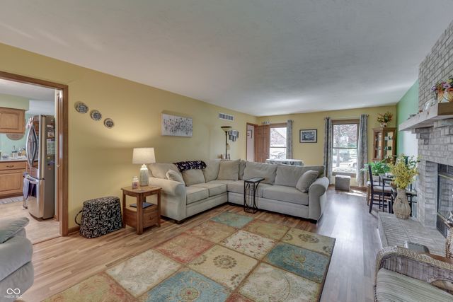 7401 Bunker Hill Crest, Indianapolis, IN 46259