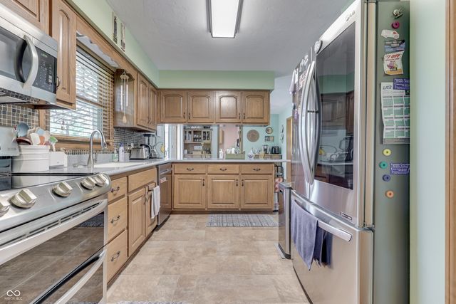 7401 Bunker Hill Crest, Indianapolis, IN 46259