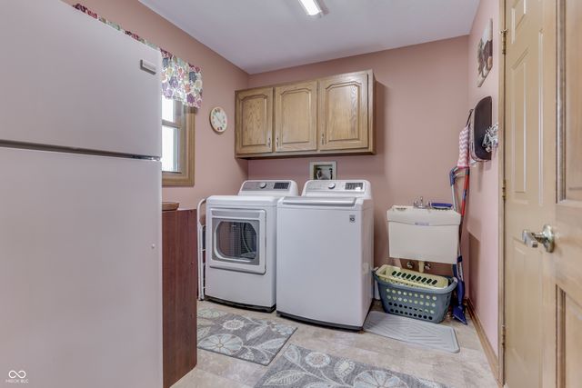 7401 Bunker Hill Crest, Indianapolis, IN 46259