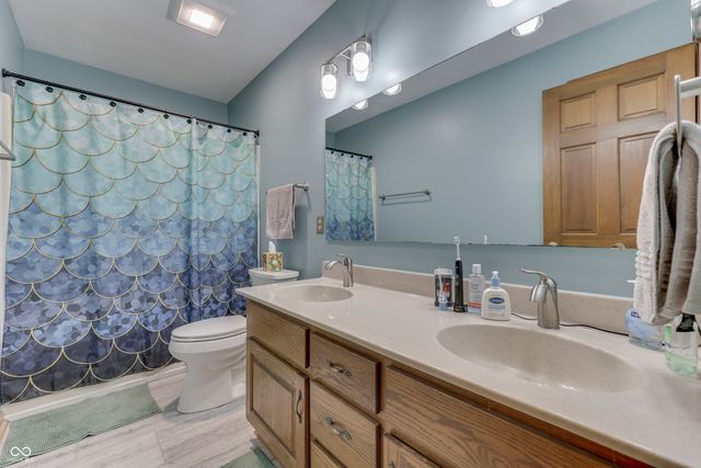 7401 Bunker Hill Crest, Indianapolis, IN 46259