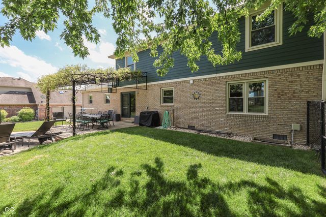 7401 Bunker Hill Crest, Indianapolis, IN 46259