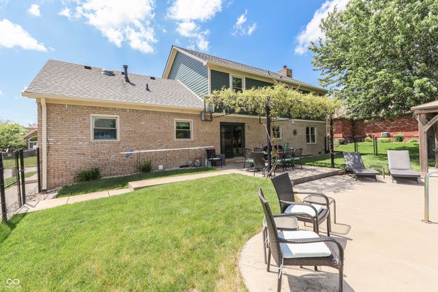 7401 Bunker Hill Crest, Indianapolis, IN 46259