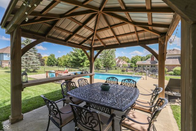 7401 Bunker Hill Crest, Indianapolis, IN 46259
