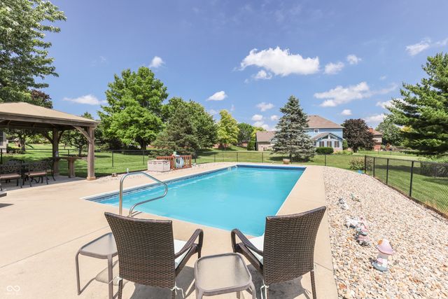 7401 Bunker Hill Crest, Indianapolis, IN 46259