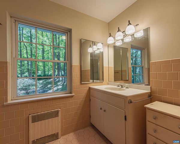 10070 BARNETTS FORD RD, Orange, VA 22960