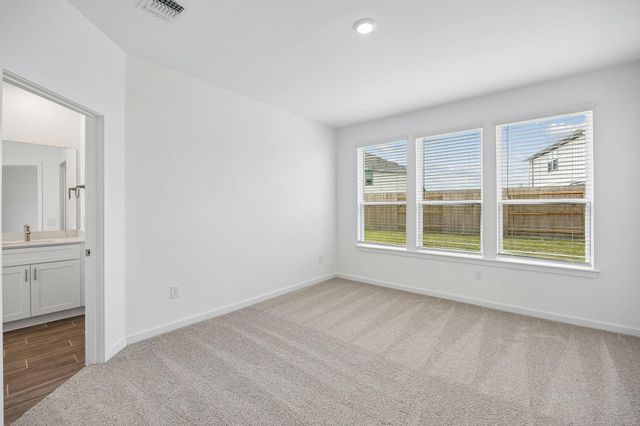 318 Ruby Ford Drive, Cove, TX 77523