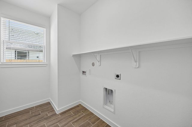 318 Ruby Ford Drive, Cove, TX 77523