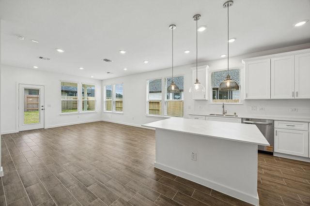 318 Ruby Ford Drive, Cove, TX 77523