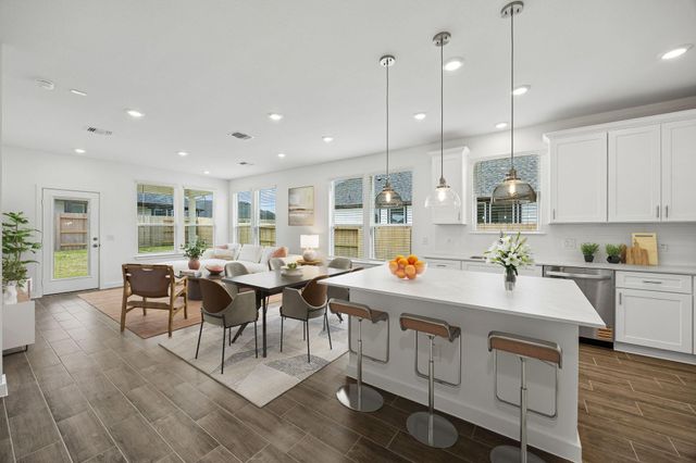 318 Ruby Ford Drive, Cove, TX 77523