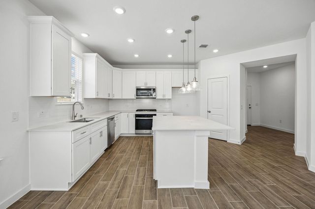 318 Ruby Ford Drive, Cove, TX 77523