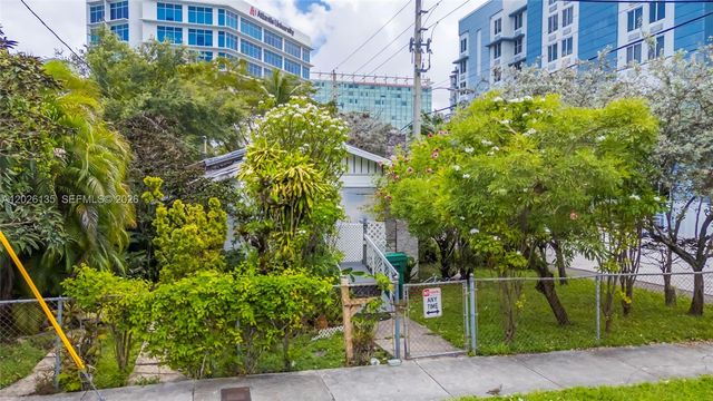 1246 NW 9th Avenue, Miami, FL 33136