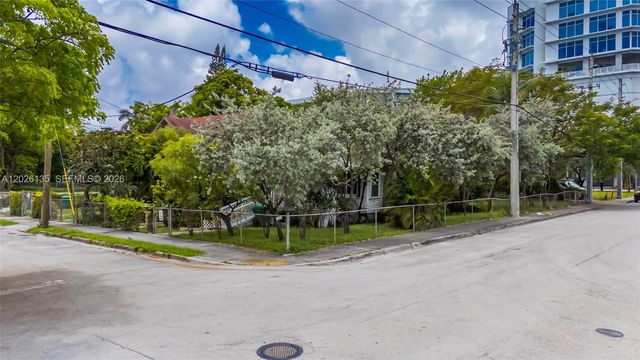 1246 NW 9th Avenue, Miami, FL 33136