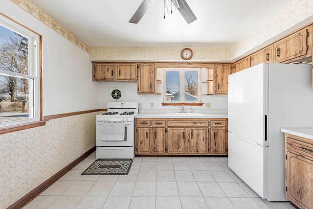 1208 WAVERLY Place, Joliet, IL 60435