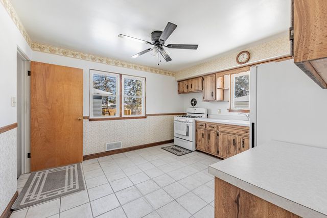 1208 WAVERLY Place, Joliet, IL 60435