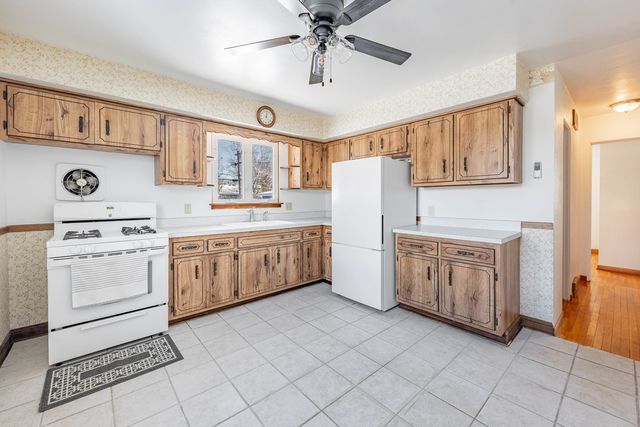 1208 WAVERLY Place, Joliet, IL 60435