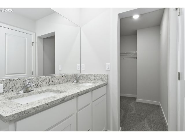 1233 PARKSIDE Ave, Woodburn, OR 97071