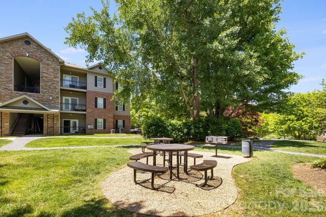 111 Appeldoorn Circle, Asheville, NC 28803