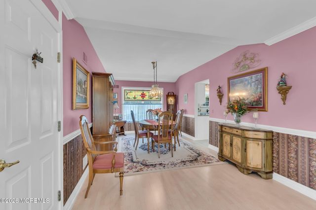 36 Strawberry Lane, Lakewood, NJ 08701