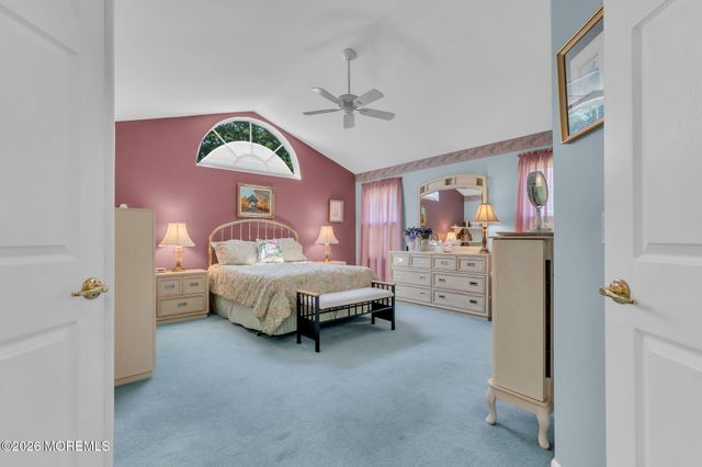 36 Strawberry Lane, Lakewood, NJ 08701