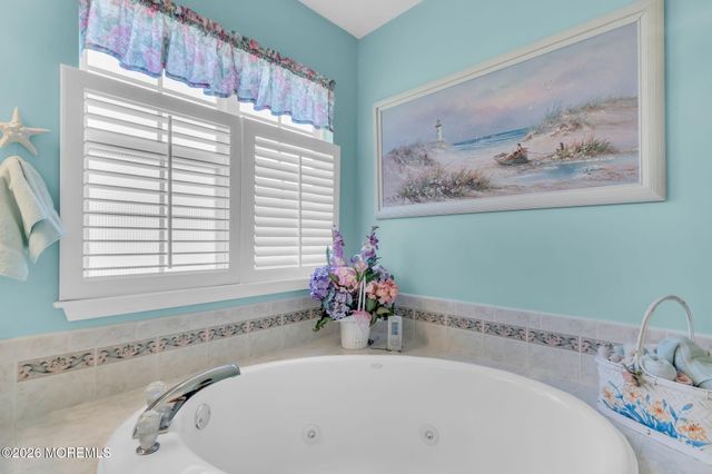 36 Strawberry Lane, Lakewood, NJ 08701