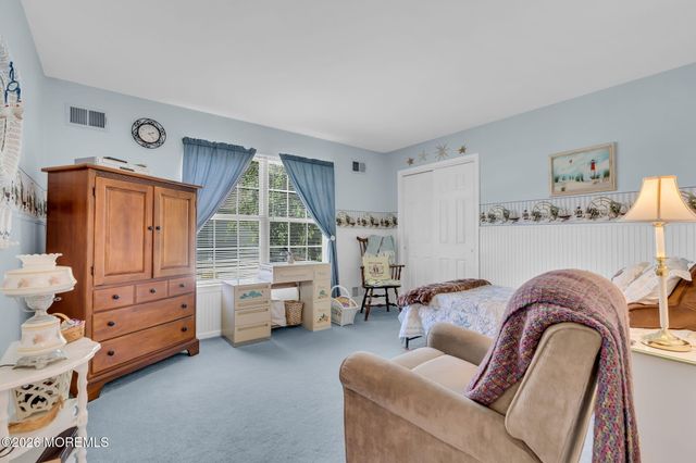 36 Strawberry Lane, Lakewood, NJ 08701