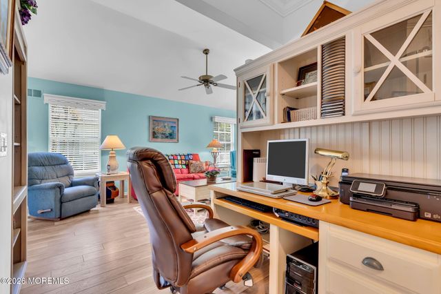 36 Strawberry Lane, Lakewood, NJ 08701