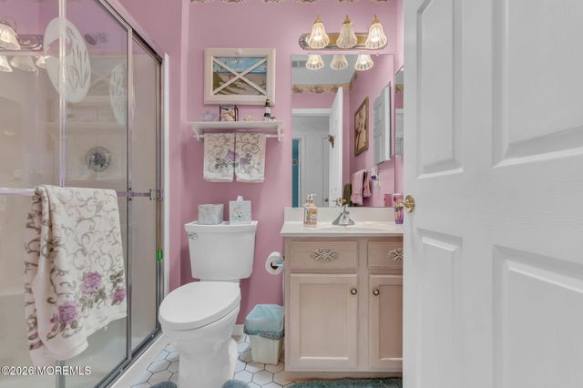 36 Strawberry Lane, Lakewood, NJ 08701