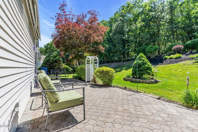 36 Strawberry Lane, Lakewood, NJ 08701