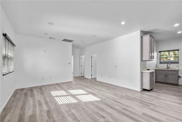 696 E 9th C, Upland, CA 91786