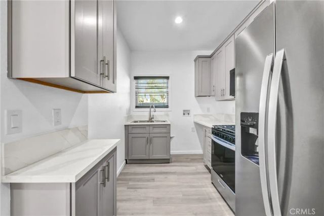 696 E 9th C, Upland, CA 91786