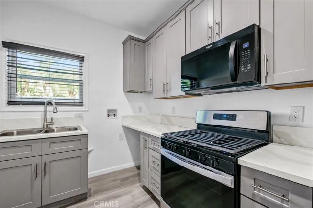 696 E 9th C, Upland, CA 91786