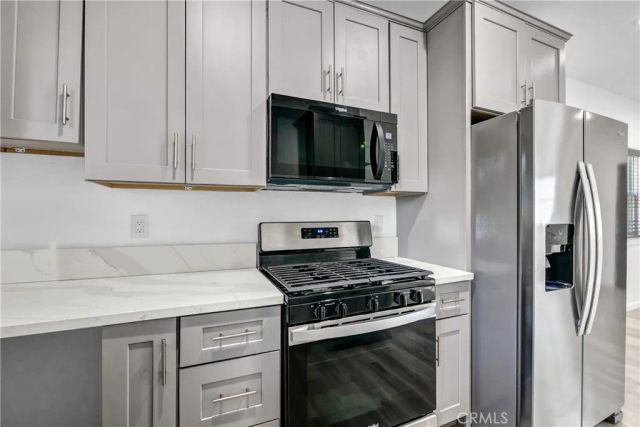 696 E 9th C, Upland, CA 91786