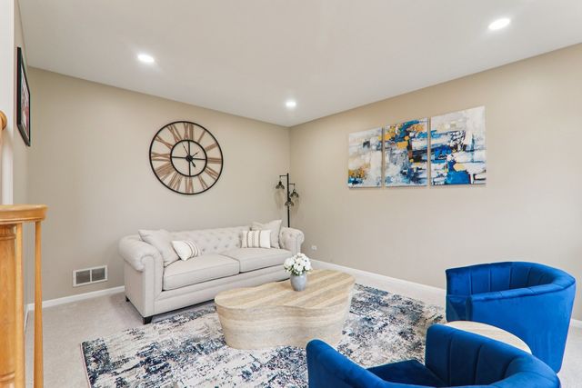 484 W Haleys Hill Court, Palatine, IL 60074