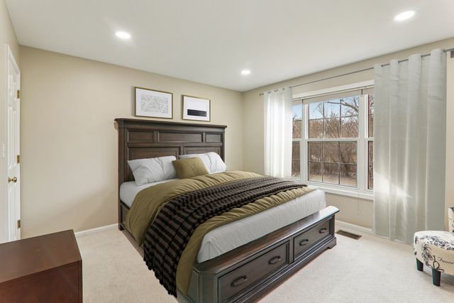 484 W Haleys Hill Court, Palatine, IL 60074