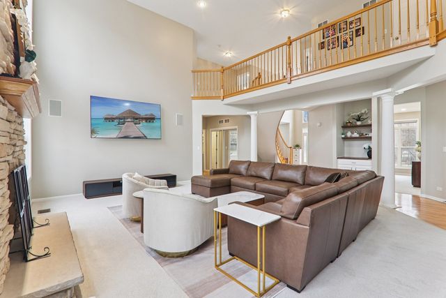 484 W Haleys Hill Court, Palatine, IL 60074