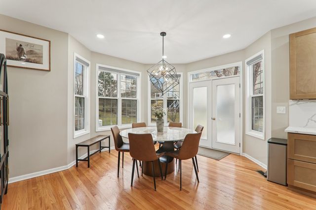 484 W Haleys Hill Court, Palatine, IL 60074