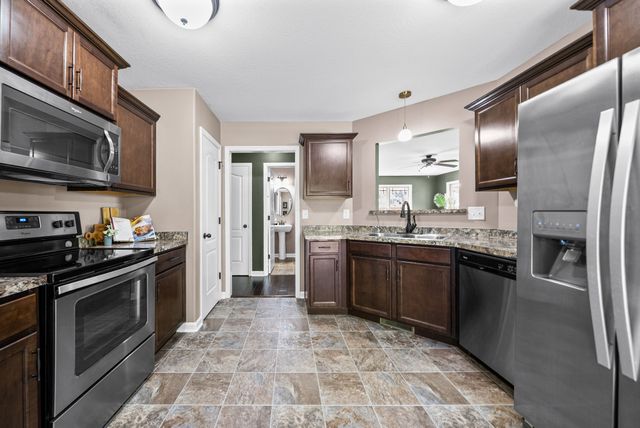 1004 Orchard Hills Dr, Clarksville, TN 37040