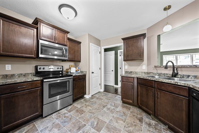 1004 Orchard Hills Dr, Clarksville, TN 37040